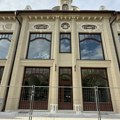 (Foto) Mnogi su čekali ovaj trenutak: Posle meseci iza skela, čuvena zgrada u centru Zrenjanina konačno otkrila novo lice