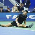 Mučne scene na US Openu: Đoković povraćao usred meča, baš mu je teško da igra