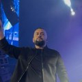 Ovakav gest se ne viđa svaki dan! Emir Brunčević sav bakšiš dao dečaku iz publike, snimak obišao region