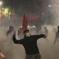 Demonstracije ispred Skupštine Kosova se nastavljaju i tokom noći