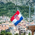 Uhapšena trojica zbog skidanja hrvatske zastave s jarbola kod Knina