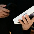 Apple će moći da ažurira iPhone uređaje dok su još u kutijama
