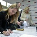SNS počela prikupljanje potpisa za lokalne izbore, Brnabić na Savskom Vencu, Mali na Zvezdari