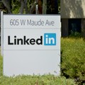 LinkedIn suočen sa ozbiljnim tužbama: Privatne poruke korišćene za obuku veštačke inteligencije?