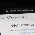Vikipedija će možda morati da uvede proveru identiteta za čitaoce