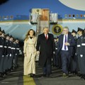 Tramp u pratnji Melanije doputovao u posetu Velikoj Britaniji