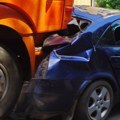 Sudar automobila i kamiona na raskrsnici u Kikindi: "Uzrok je uvek isti, neustupanje prvenstva prolaza"