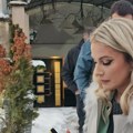 (Foto) Milica Veličković stigla besna ispred restorana: Gosti dolaze, sve je spremno za slavlje nakon skandala na krštenju…