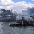 Izgorela četiri splava na Adi Ciganliji, požar lokalizovan