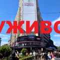 Narod sam krenuo da skida bilbord SNS sa palate Albanija (video)