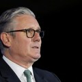 Starmer odbacio kritike da je izgubio autoritet u svojoj vladi, poručio da ne odustaje
