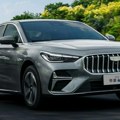 Geely Emgrand i-HEV: Jeftina limuzina u benzinsko-električnoj verziji
