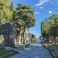 Izabrane su "stanice" na putovanjima po Evropi koje turistima često ostanu u boljem sećanju nego sama odredišta - tri su nam u…