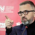 Nova.rs: Dragan J. Vučićević oborio devojku na pešačkom