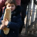 Savići iz Koretišta: Ako nam ukinu dinar i ostanemo bez narodnih kuhinja, deca će nam biti gladna (video)