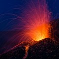 Novo upozorenje na opasnost! Posle erupcije vulkana moguće da će delovi planine pasti u okean