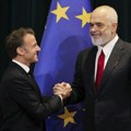 Makron pozvao da se investira u Albaniju koju 2027. vidi u EU