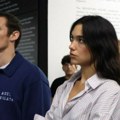 "Uradili ste divan posao!" Dua Lipa nastavila propagandnu turneju, sa verenikom posetila "Izveštajnu kuću" na Kosovu