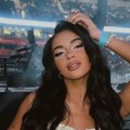 Raširila noge na besnoj mašini! Teodora Džehverović u hot pozi, fanovi ne veruju šta vide! (foto)
