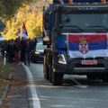 Srbi sa KiM koji pešače na skup protiv blokada u NS krenuli iz Lipovice ka Beogradu