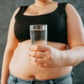 Da li pijenje tople vode zaista doprinosi mršavljenju? "Ne postoji ništa čarobno"