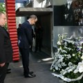 Premijer Macut sa ministrima odao poštu stradalima u u Osnovnoj školi "Vladislav Ribnikar"
