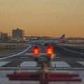 Presečen optički kabl izazvao obustave poletanja i kašnjenja na velikim aerodromima u SAD