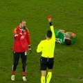 Neverovatan crveni karton Milana Borjana: Izleteo na više od 30 metara od gola i pokosio protivnika