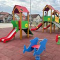 FOTO Opremljena tri nova igrališta: Na Sajlovu, Adicama i u Petrovaradinu