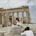 Akropolj ponovo zatvoren, temperature u Grčkoj prelaze 40 stepeni: Stiglo upozorenje na šumske požare