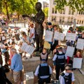 U Londonu uhapšeno 55 osoba zbog protesta protiv zabrane organizacije "Palestinska akcija"