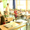 Iz sigurnog okrilja vrtića u učionicu sa đačkim klupama – prelazak u školu često donosi i uzbuđenje i strah