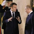 Jelisejska palata: Dobrodošla spremnost Putina da razgovara s Makronom