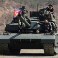 Ćerka Kim Džong Una vozila tenk tokom vojne vežbe