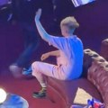 Milion i po ljudi gledalo snimak: Ovo vam je promaklo na Evroviziji, tužna scena iz grin ruma obišla svet (video)