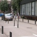 JP “Direkcija” uvodi red u saobraćaj: Zaštitni stubići i nova parking mesta u ulici Stane Bačanin