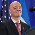 Infantino poručio kritičarima da meditiraju, mole se ili gledaju fudbal