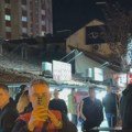 Zastrašivanje novinarke Sto plus radija i Bete, dok izveštava sa skupa SNS u Novom Pazaru
