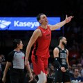 Nikola Jović odigrao meč sezone u NBA ligi! "Prašio" trojke i pokazivao tri prsta na Floridi