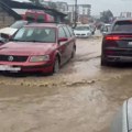 Potop na ulicama! Saobraćaj u kolapsu zbog nevremena u Novom Pazaru (Foto)
