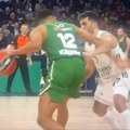 VIDEO „Upravo sam video pljačku uživo“: Zvezda Evrolige pobesnela, Evropa bruji o haosu, igrači Žalgirisa šutirali klupu iz…