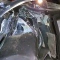 (Video) Audi zgužvan kao limenka, delovi razbacani po putu Horor u Novom Pazaru nakon direktnog sudara sa kamionom: Vatrogasci…