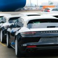 Hiljade luksuznih automobila zarobljeno na mestu gde je zabranjeno voziti: Konvoji Poršea krenuli u Dubai, pa završili na…