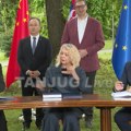 Potpisan ugovor o izgradnji puta Vožd Karađorđe, prisustvuje Vučić
