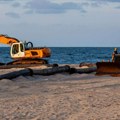 (Video) "ovo nema niđe": Šok u Crnoj Gori! Turisti došli na prvo kupanje, a onda je na plažu uleteo on