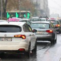 Ne ignorišite lišće na automobilu: Može da izazove kvar elektronike i štetu od nekoliko hiljada evra