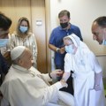 Vatikan: Papa proveo mirnu noć u bolnici posle operacije