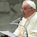 Papa upozorio na opasnosti od društvenih mreža