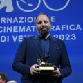 Zlatni lav je u rukama Jorgosa Lantimosa: „Poor things“ osvojio glavnu nagradu na festivalu u Veneciji