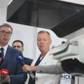 Mamograf koji je Vučić uručio bolnici u Leskovcu naopako montiran: Korisnici društvenih mreža dele fotografiju